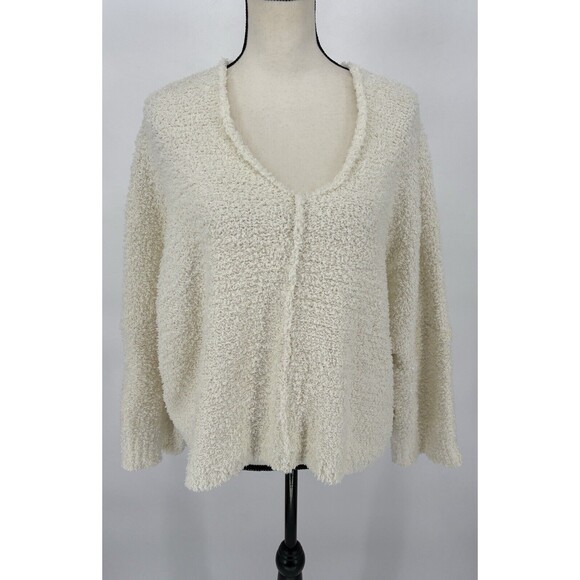 POL Clothing Women's Ivory Fuzzy Knit Crew Neck Sweater SZ Small Soft Oversized - Picture 2 of 9